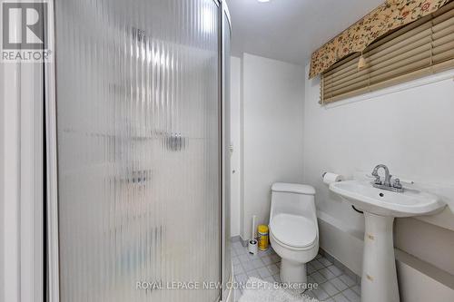 15 Arbroath Crescent, Toronto, ON - Indoor Photo Showing Bathroom