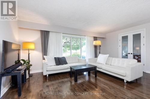 15 Arbroath Crescent, Toronto, ON - Indoor Photo Showing Living Room