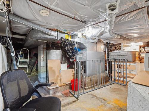 Garage - 2655 23E Avenue, Laval (Laval-Ouest), QC - Indoor Photo Showing Basement