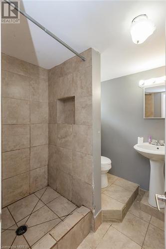 2168 Pearson Street, North Bay, ON - Indoor Photo Showing Bathroom