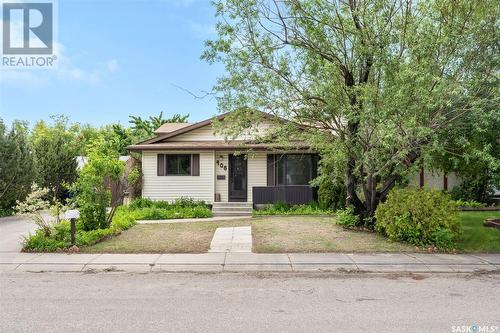 406 Armstrong Crescent, Saskatoon, SK - Outdoor With Facade