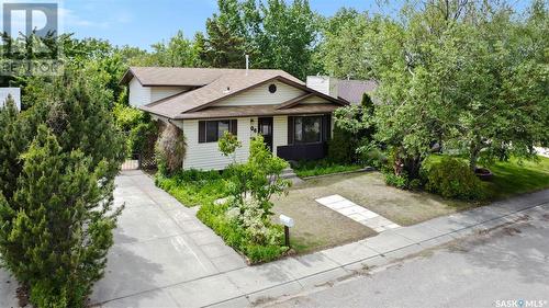 406 Armstrong Crescent, Saskatoon, SK - Outdoor