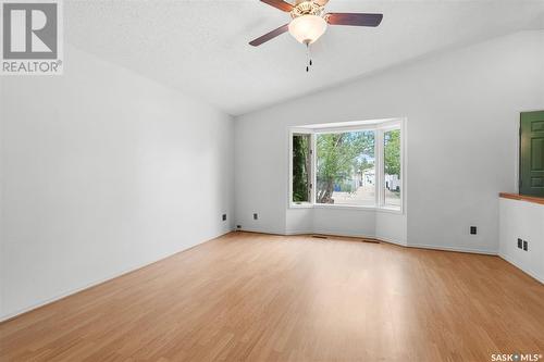 406 Armstrong Crescent, Saskatoon, SK - Indoor Photo Showing Other Room