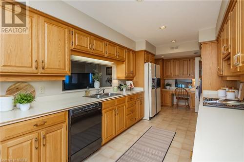 141 Wallace Heights Drive, North Bay, ON - Indoor Photo Showing Kitchen With Double Sink