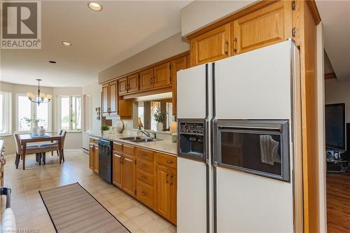 141 Wallace Heights Drive, North Bay, ON - Indoor Photo Showing Kitchen With Double Sink