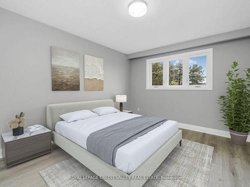 184 Plunkett Rd, Toronto, ON - Indoor Photo Showing Bedroom