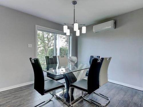 Dining room - 100 Rue Joseph-Charles-Coallier, Saint-Jean-Sur-Richelieu, QC - Indoor Photo Showing Dining Room