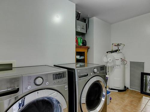 Laundry room - 100 Rue Joseph-Charles-Coallier, Saint-Jean-Sur-Richelieu, QC - Indoor Photo Showing Laundry Room