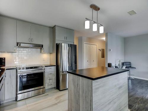 Kitchen - 100 Rue Joseph-Charles-Coallier, Saint-Jean-Sur-Richelieu, QC - Indoor Photo Showing Kitchen