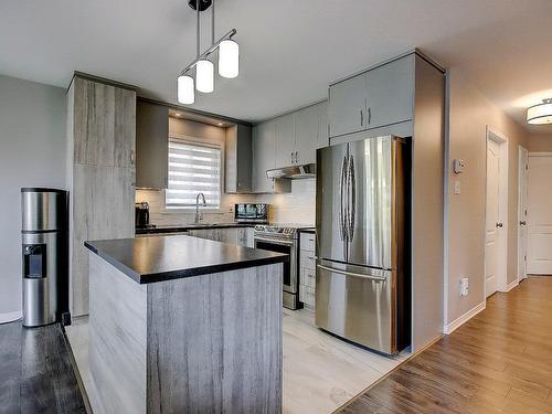 Kitchen - 100 Rue Joseph-Charles-Coallier, Saint-Jean-Sur-Richelieu, QC - Indoor Photo Showing Kitchen