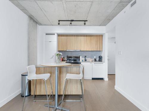 Kitchen - 203-1900 Rue Suzanne-Coallier, Montréal (Saint-Laurent), QC - Indoor Photo Showing Kitchen