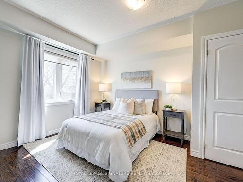 205-886 Golf Links Rd, Hamilton, ON - Indoor Photo Showing Bedroom