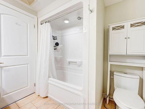 205-886 Golf Links Rd, Hamilton, ON - Indoor Photo Showing Bathroom