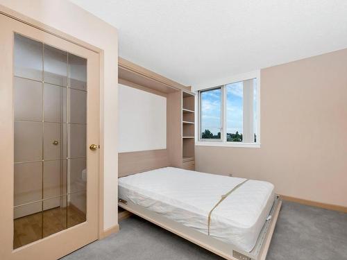 901-325 Maitland St, Victoria, BC - Indoor Photo Showing Bedroom