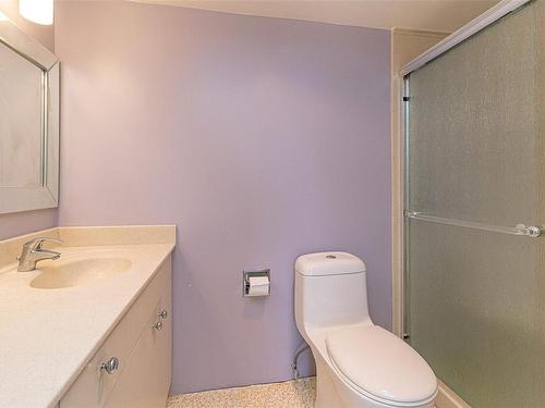 703-139 Clarence St, Victoria, BC - Indoor Photo Showing Bathroom