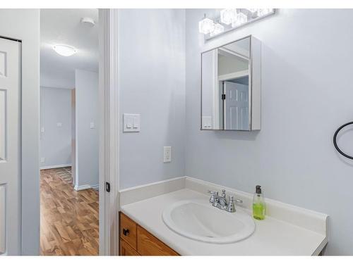 1-1129A 2Nd Ave, Ladysmith, BC - Indoor Photo Showing Bathroom