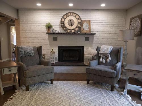 186 Gus Wouri Road, Thunder Bay, ON - Indoor Photo Showing Living Room With Fireplace