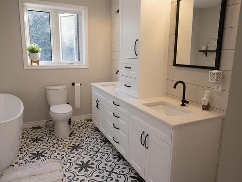 186 Gus Wouri Road, Thunder Bay, ON - Indoor Photo Showing Bathroom