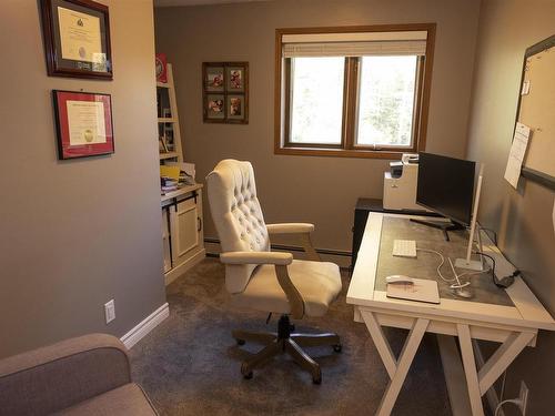 186 Gus Wouri Road, Thunder Bay, ON - Indoor Photo Showing Office