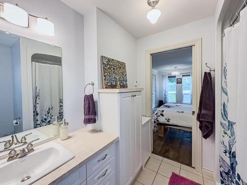 1376 6Th Ave, Kamloops, BC - Indoor Photo Showing Bathroom