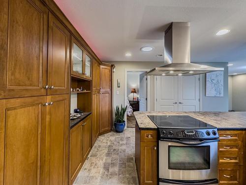 1376 6Th Ave, Kamloops, BC - Indoor Photo Showing Kitchen