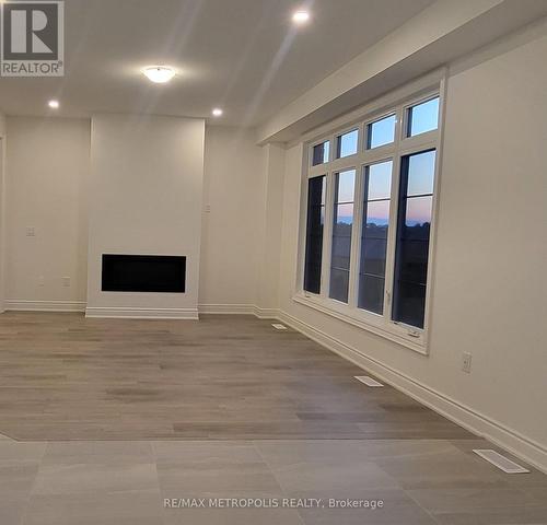 10 Wraggs Road, Bradford West Gwillimbury (Bond Head), ON - Indoor Photo Showing Other Room