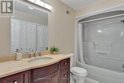 27 Bruce Street, Kawartha Lakes, ON - Indoor Photo Showing Bathroom