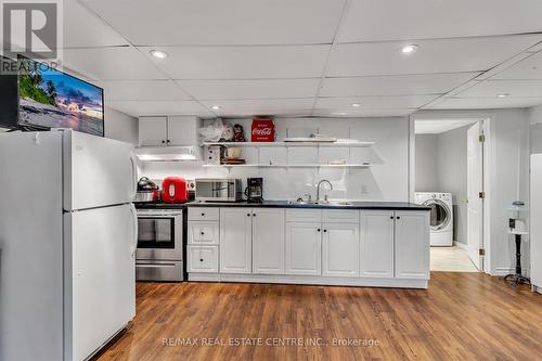 27 Bruce Street, Kawartha Lakes, ON - Indoor Photo Showing Kitchen