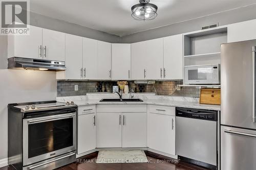 27 Bruce Street, Kawartha Lakes, ON - Indoor Photo Showing Kitchen