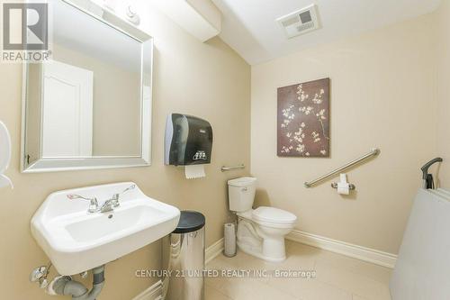 209 - 869 Clonsilla Avenue, Peterborough, ON - Indoor Photo Showing Bathroom