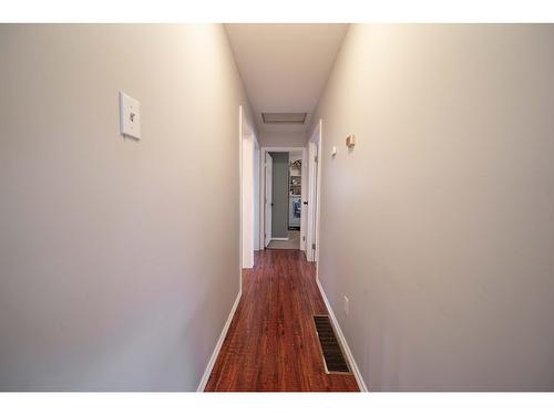 8773 Tamarack Street, Canal Flats, BC - Indoor Photo Showing Other Room