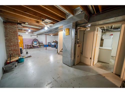 8773 Tamarack Street, Canal Flats, BC - Indoor Photo Showing Basement