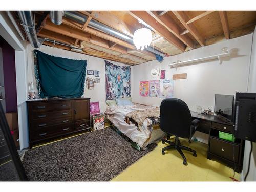 8773 Tamarack Street, Canal Flats, BC - Indoor Photo Showing Basement