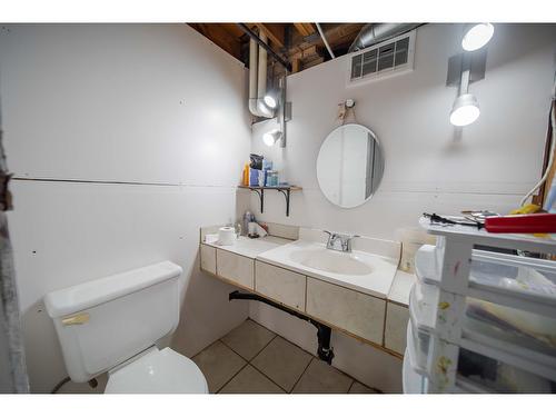 8773 Tamarack Street, Canal Flats, BC - Indoor Photo Showing Bathroom