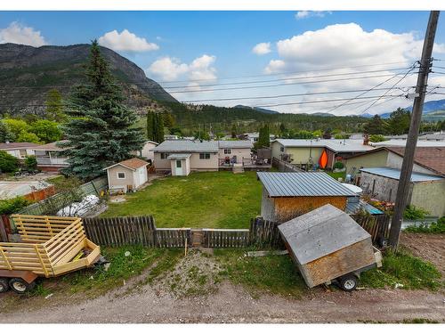 8773 Tamarack Street, Canal Flats, BC - Outdoor