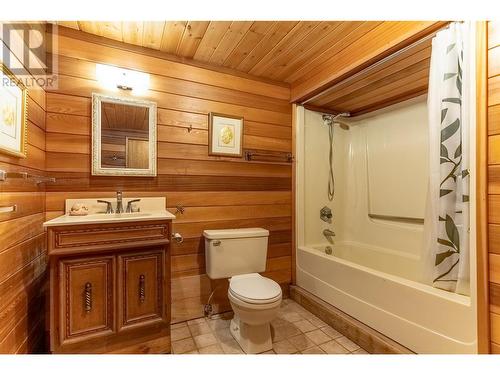 1415 Seymour River Road N, Seymour Arm, BC - Indoor Photo Showing Bathroom