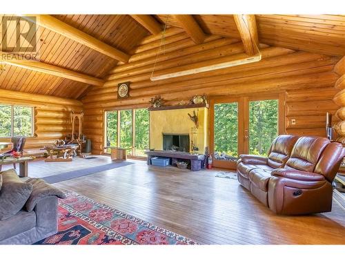 1415 Seymour River Road N, Seymour Arm, BC - Indoor Photo Showing Living Room