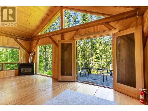 1415 Seymour River Road N, Seymour Arm, BC -  With Fireplace