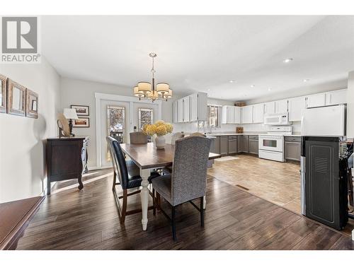 4477 Gordon Drive, Kelowna, BC - Indoor Photo Showing Dining Room