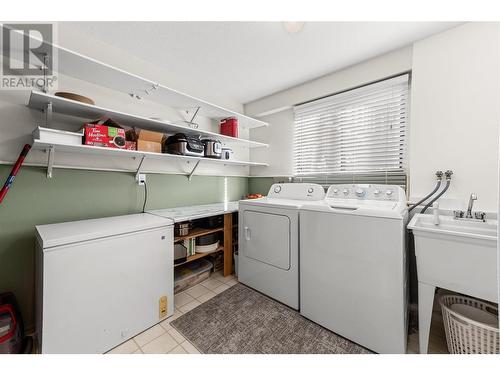 4477 Gordon Drive, Kelowna, BC - Indoor Photo Showing Laundry Room