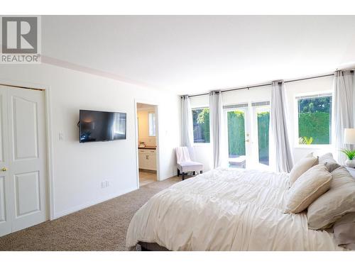 176 Evergreen Crescent, Penticton, BC - Indoor Photo Showing Bedroom