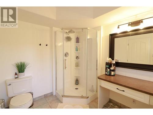 176 Evergreen Crescent, Penticton, BC - Indoor Photo Showing Bathroom