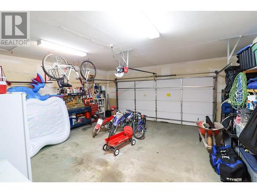 176 Evergreen Crescent, Penticton, BC - Indoor Photo Showing Garage