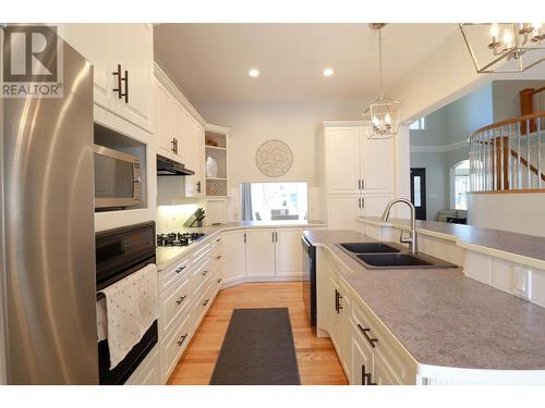 176 Evergreen Crescent, Penticton, BC - Indoor Photo Showing Kitchen With Double Sink With Upgraded Kitchen