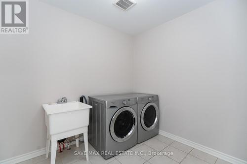 252 Shady Glen Crescent, Kitchener, ON - Indoor Photo Showing Laundry Room