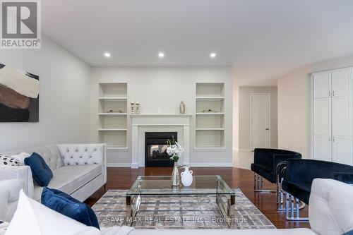 252 Shady Glen Crescent, Kitchener, ON - Indoor Photo Showing Living Room With Fireplace