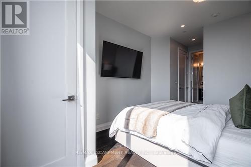 409 - 101 Locke Street, Hamilton, ON - Indoor Photo Showing Bedroom