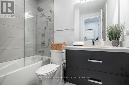 409 - 101 Locke Street, Hamilton, ON - Indoor Photo Showing Bathroom