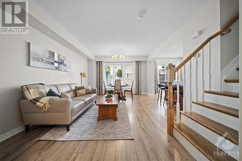 286 Par-La-Ville Circle, Ottawa, ON - Indoor Photo Showing Living Room