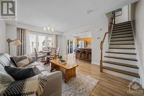 286 Par-La-Ville Circle, Ottawa, ON - Indoor Photo Showing Living Room